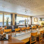 Hotel Alpina Loewen