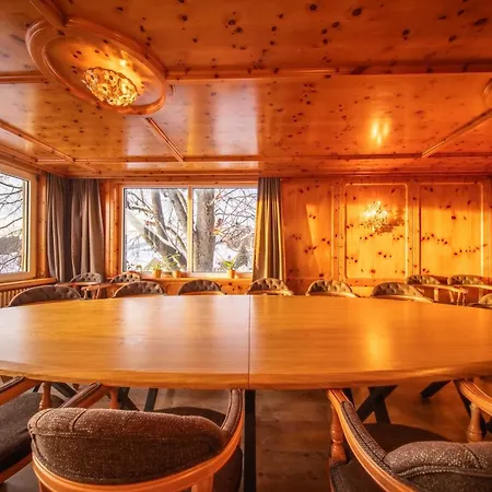 Отель Alpina Loewen 5*